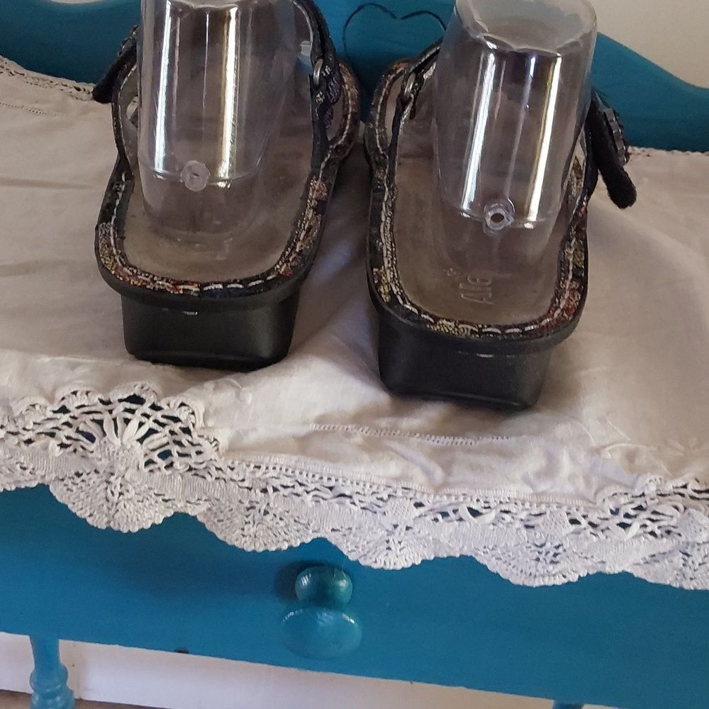 - Algeria Open Toe Sandals - Picture 8 of 11